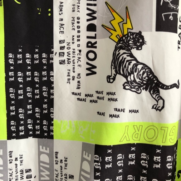 Bold print hooded windbreaker. Save 25% when you buy two or more items. - Picture 4 of 6